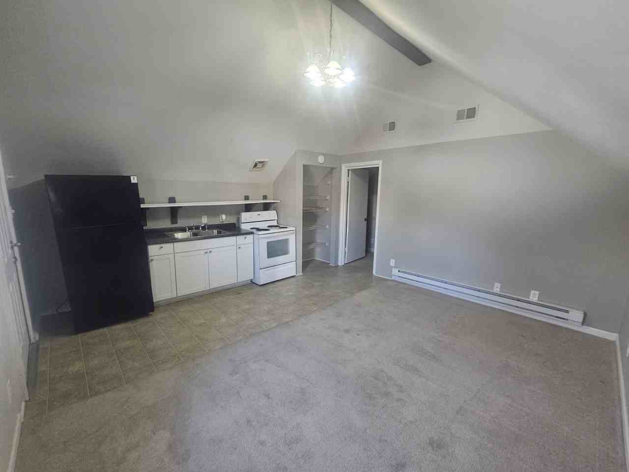 210 S Highland St #A - Photo 3 of 10