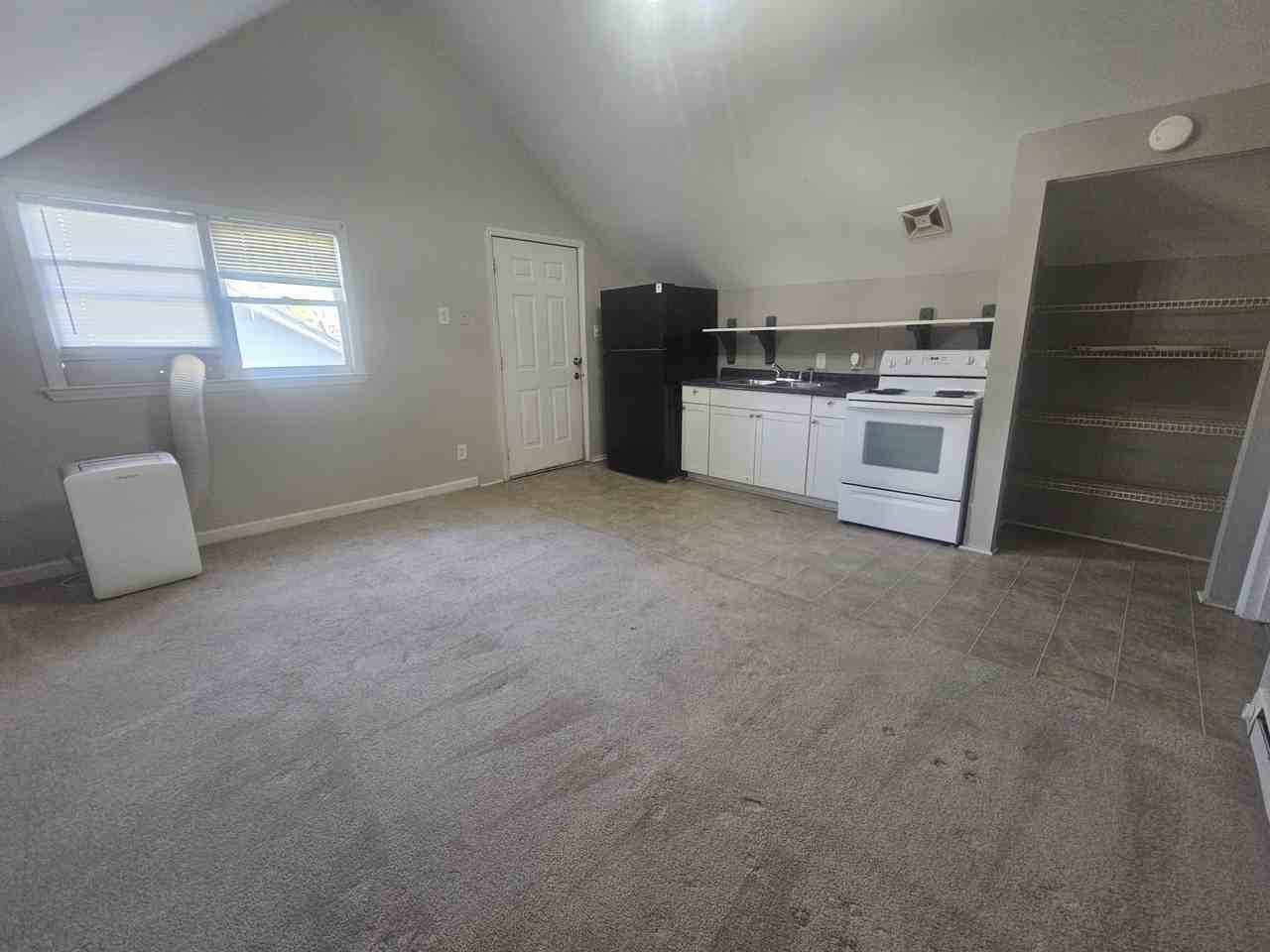 210 S Highland St #A - Photo 4 of 10
