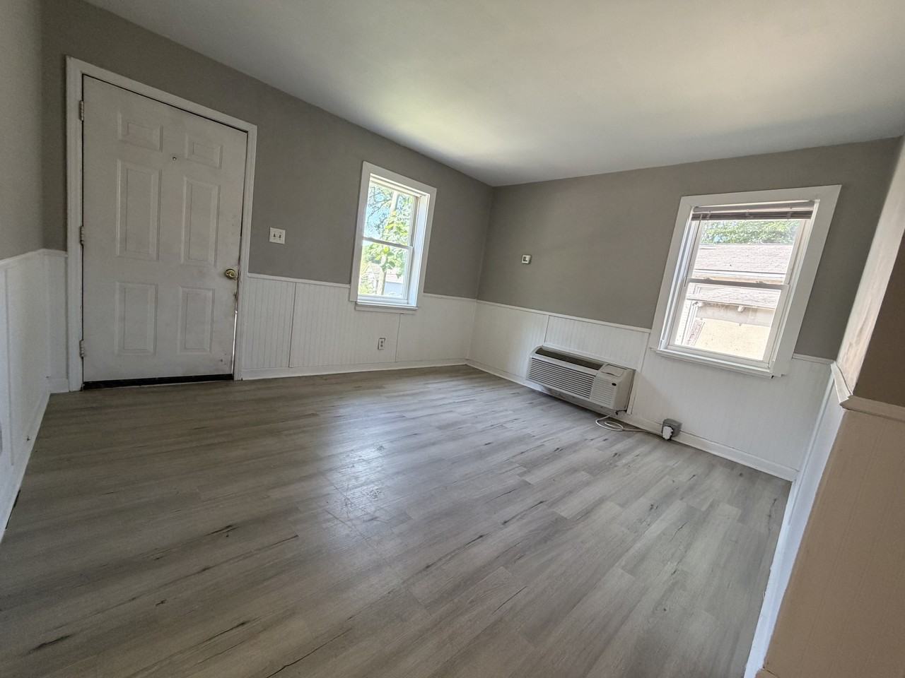 932 Wainwright Ave #1 - Photo 6 of 24