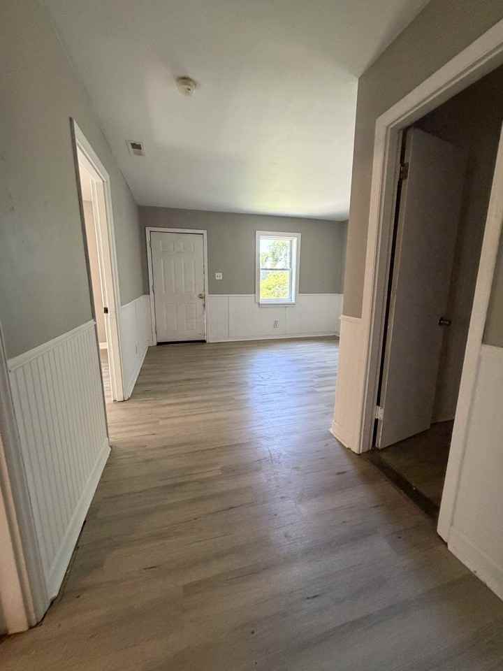 932 Wainwright Ave #1 - Photo 7 of 24