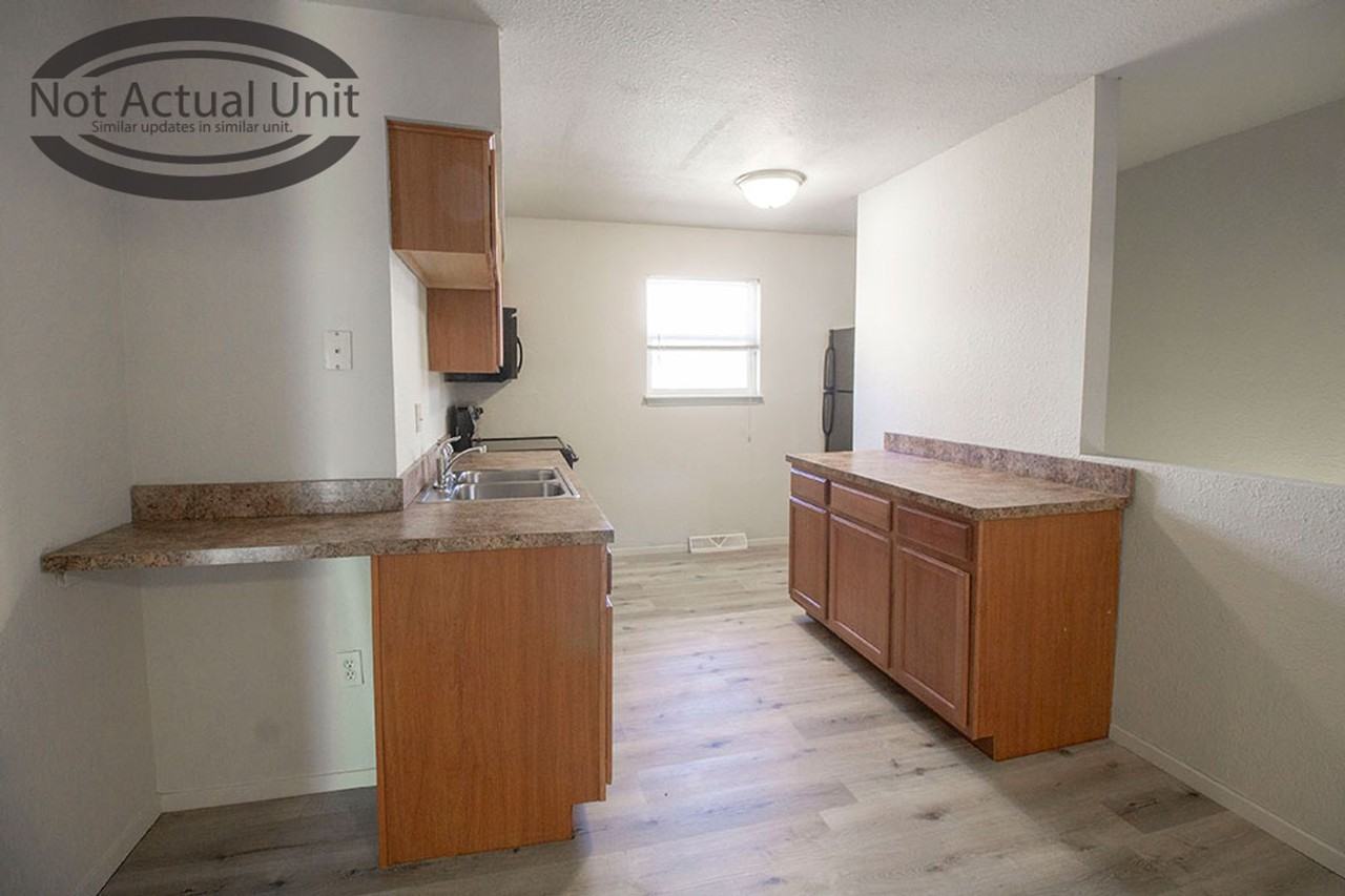 1013 W Ash St - Photo 6 of 43