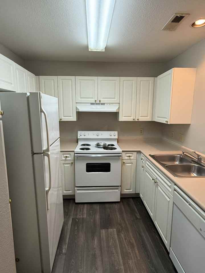 14 Hamiltons Bay Ct #14-538 - Photo 3 of 7
