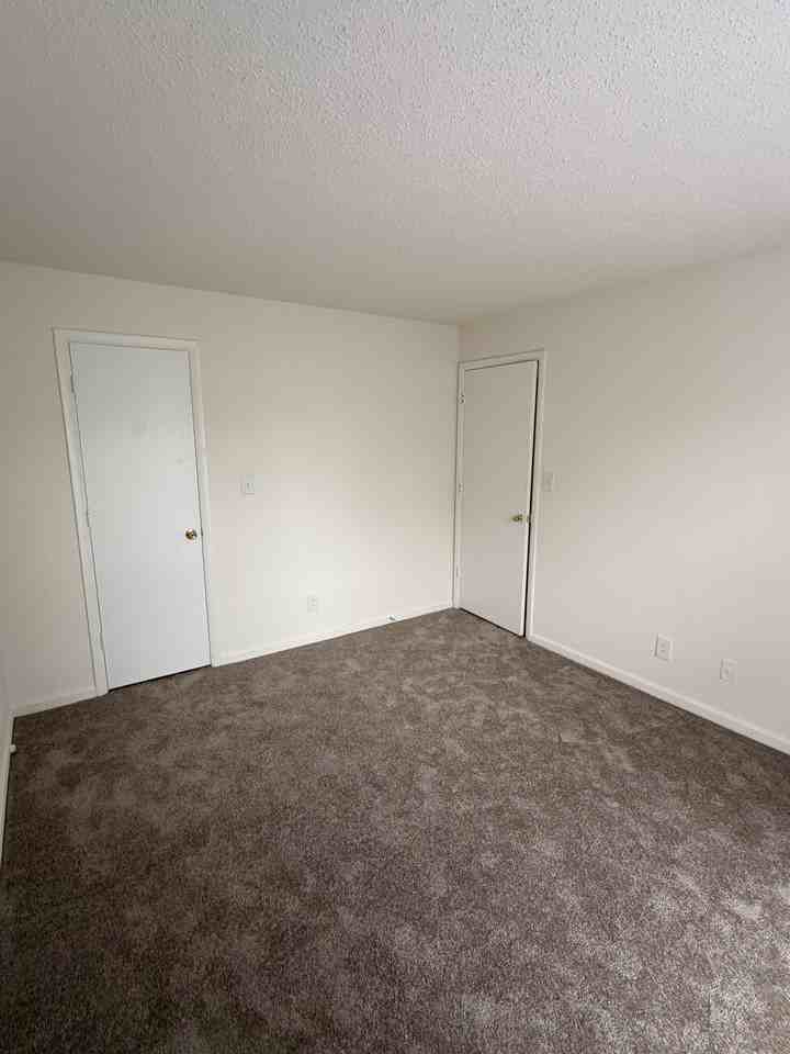 11 Hamiltons Bay Ct #11-821 - Photo 4 of 8
