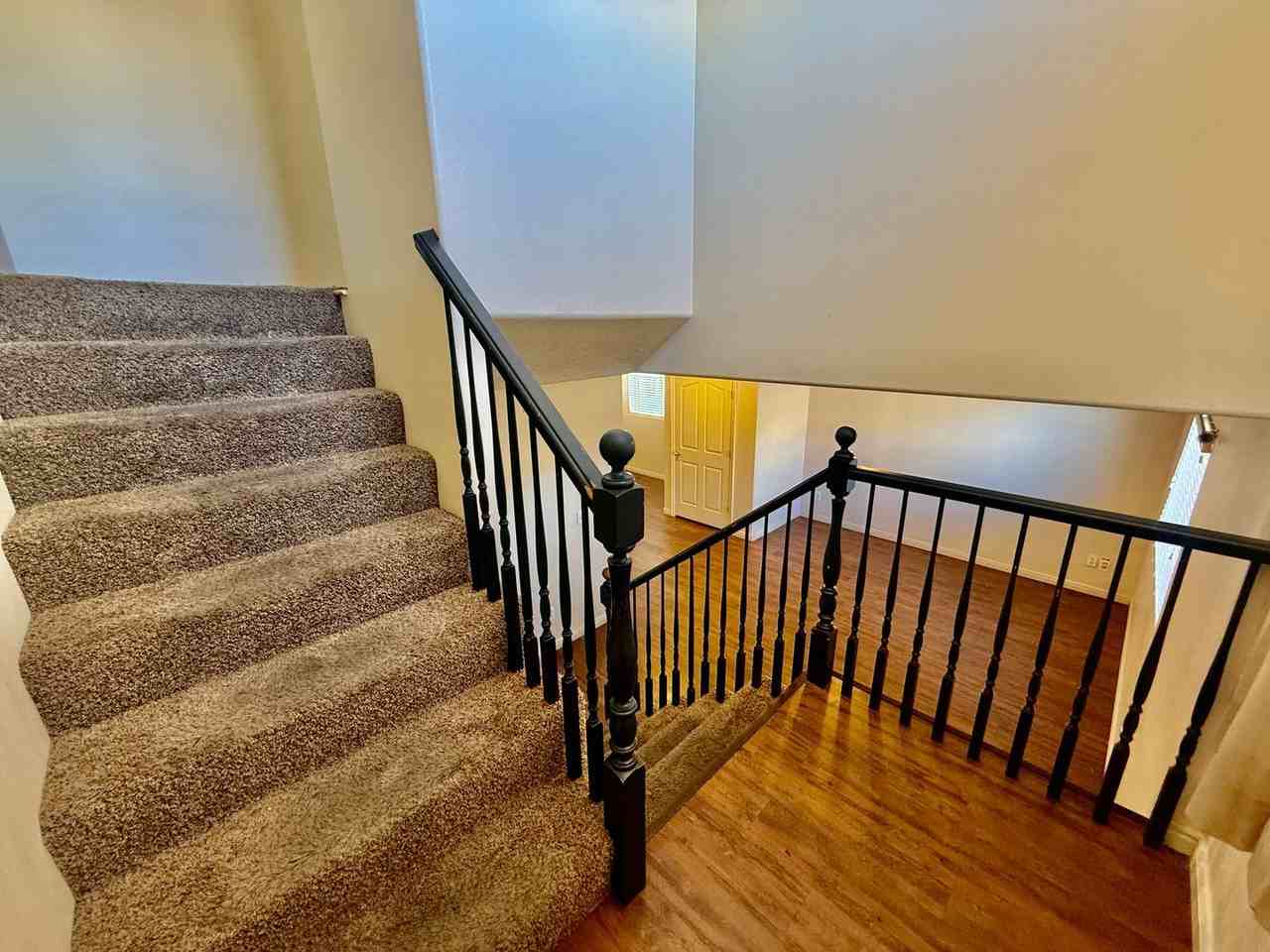 640 N 2720 E - Photo 2 of 20