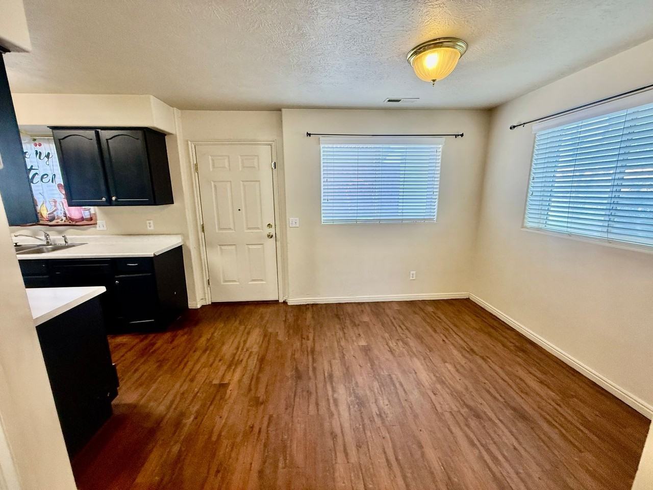 640 N 2720 E - Photo 5 of 20