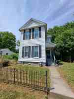 featured image of 511 Parrot St #1