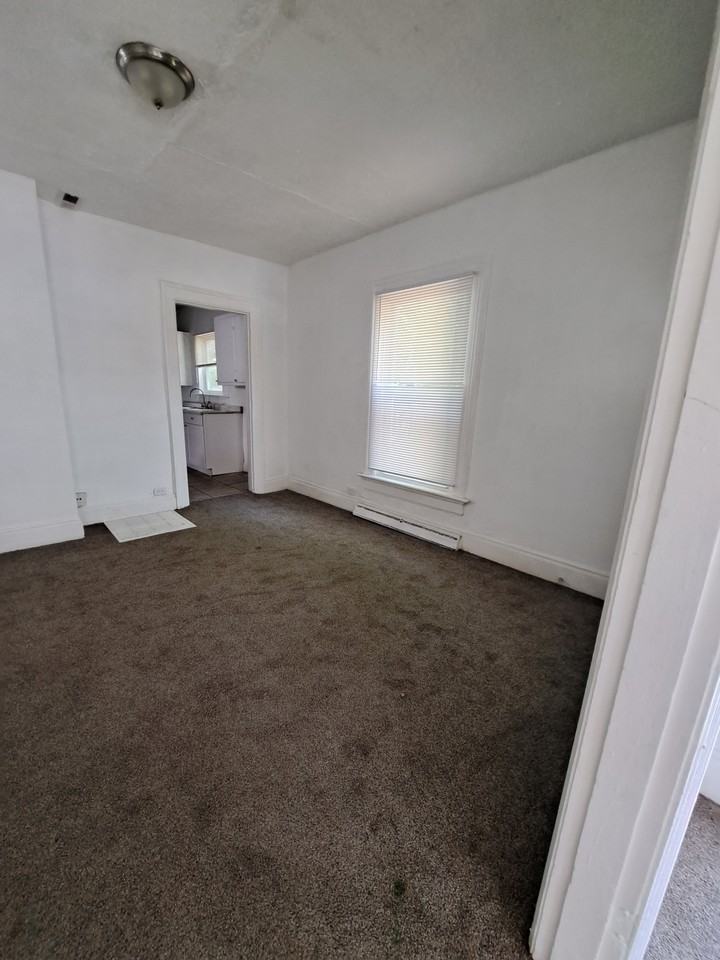 511 Parrot St #1 - Photo 3 of 12