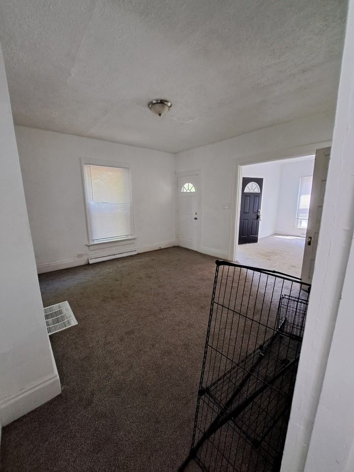 511 Parrot St #1 - Photo 7 of 12