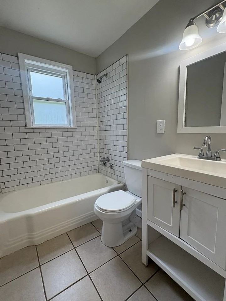 1648 Mary George Ave Nw - Photo 6 of 10