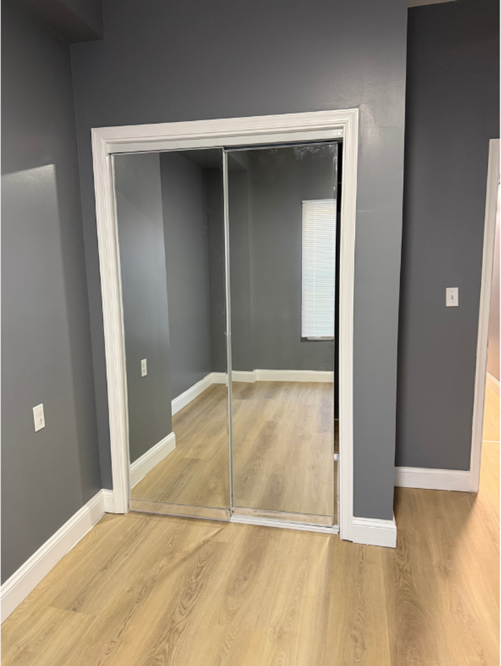 427 South Augusta Avenue - Photo 5 of 27