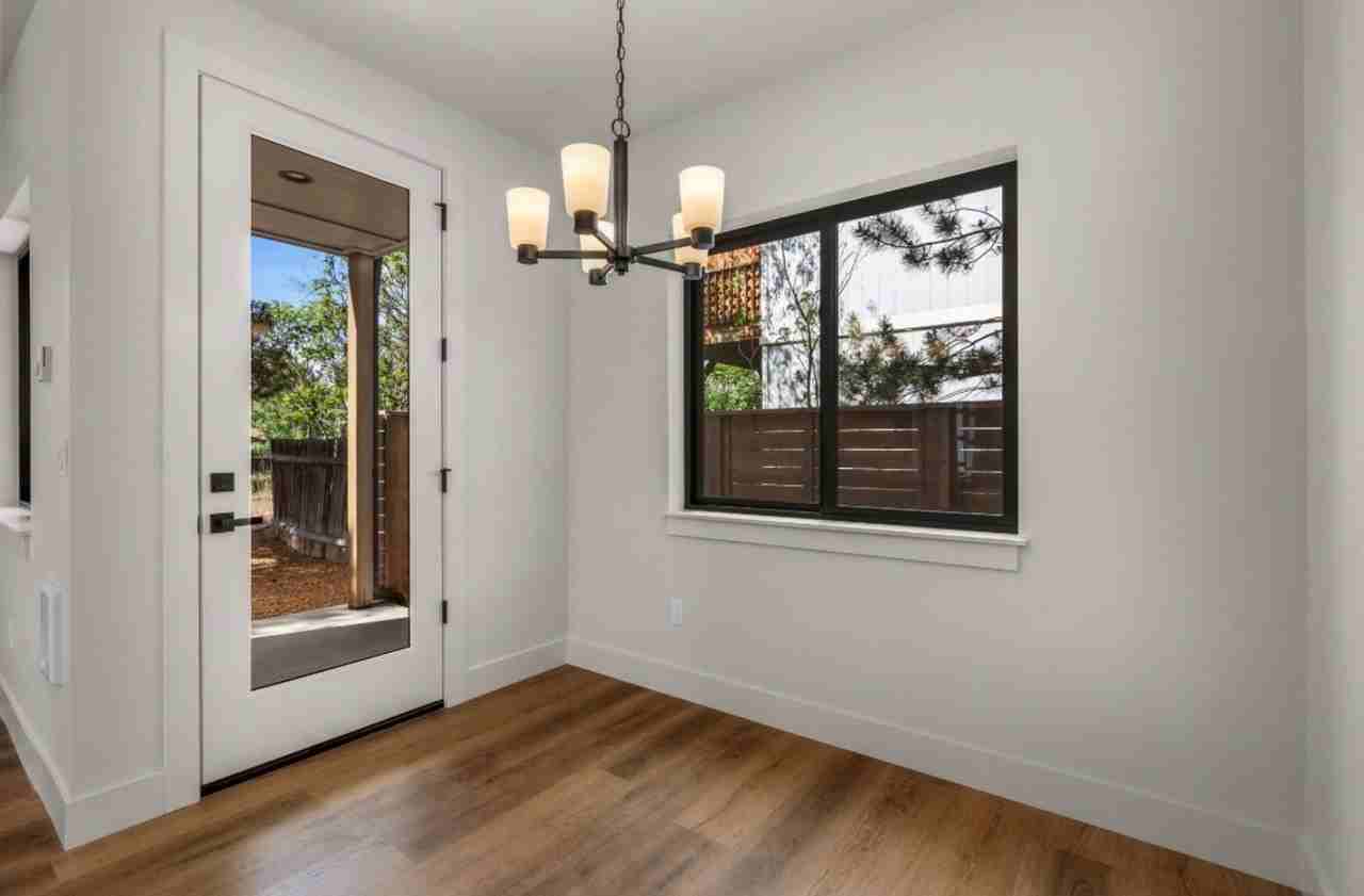 2522 Sw Yew Ave - Photo 7 of 26