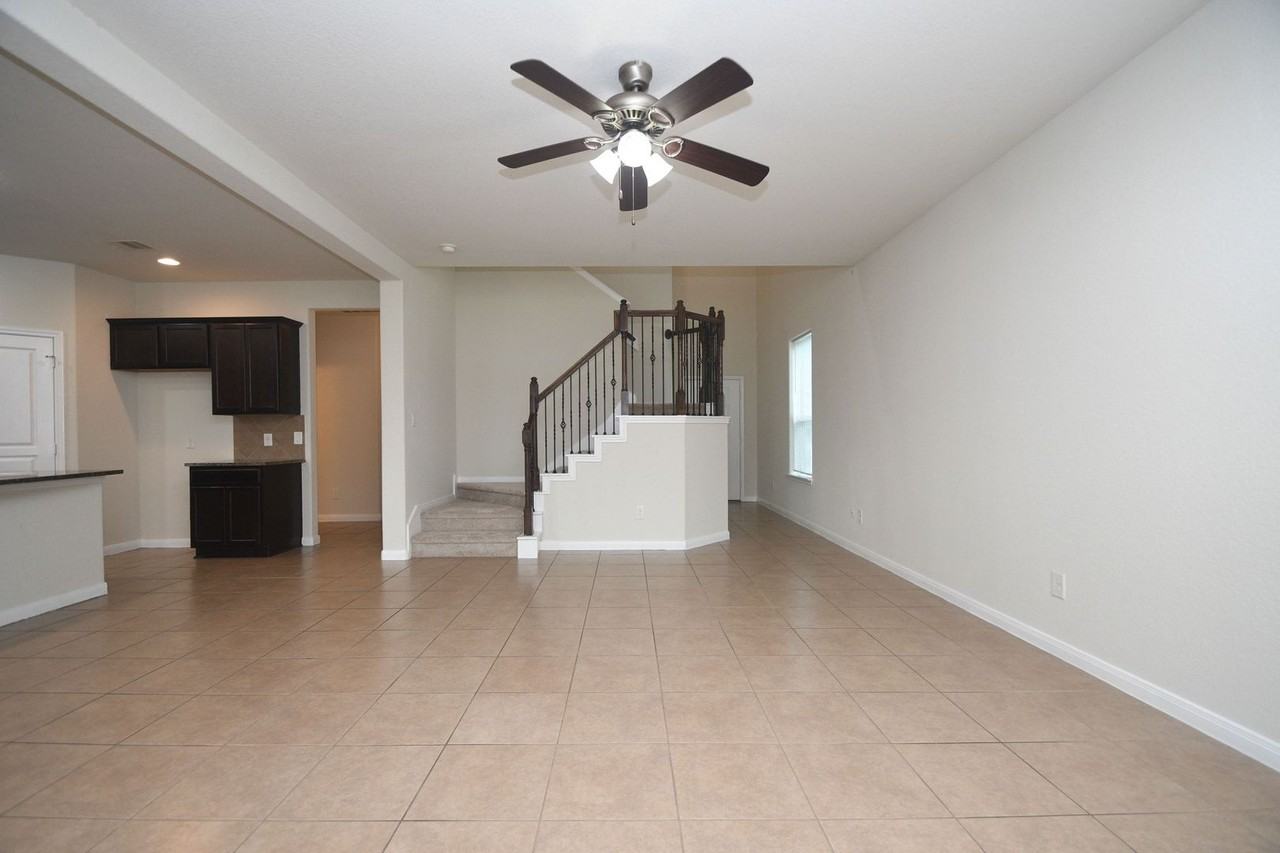 16614 Spirit Lake Ct - Photo 4 of 26