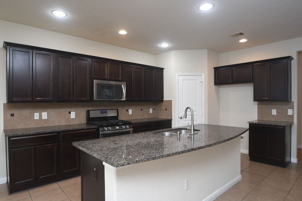 16614 Spirit Lake Ct - Photo 6 of 26