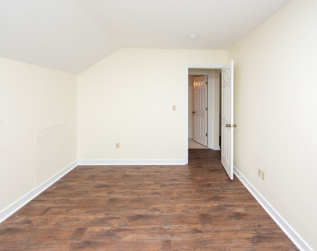 Rosewood Apartments - Photo 3 of 11