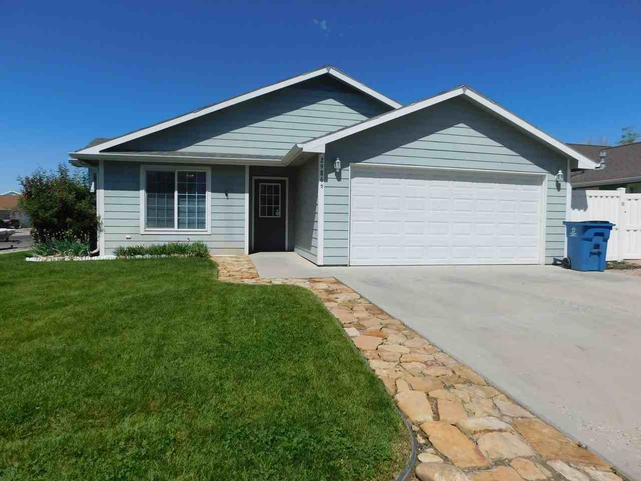 2986 1/2 Redbud Ct - Photo 2 of 20