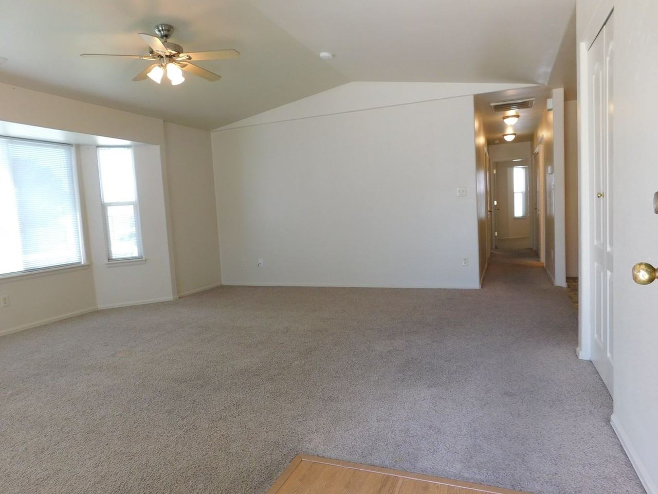 2986 1/2 Redbud Ct - Photo 3 of 20