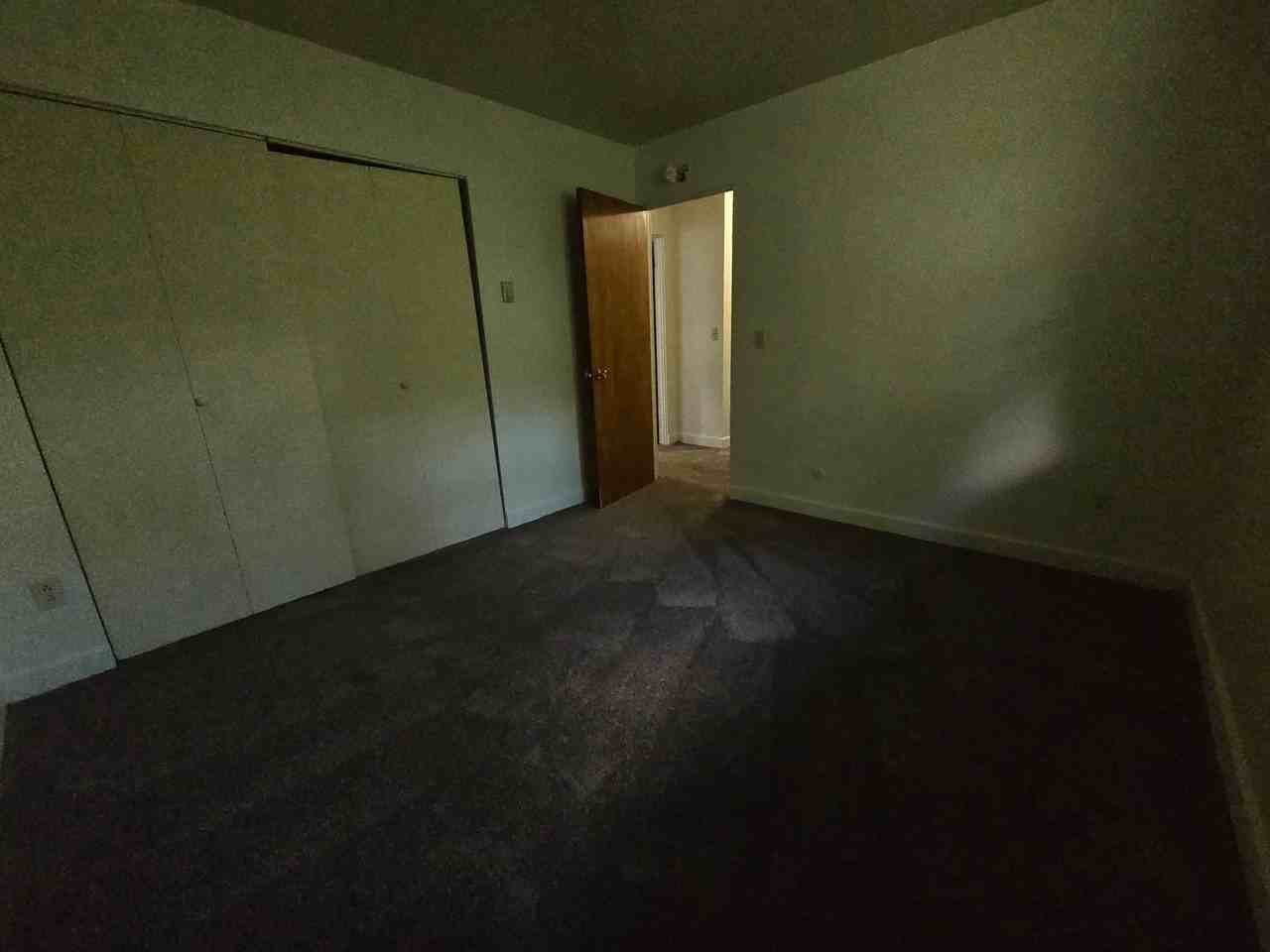 Elizabeth Township 2 bedroom - Photo 6 of 16