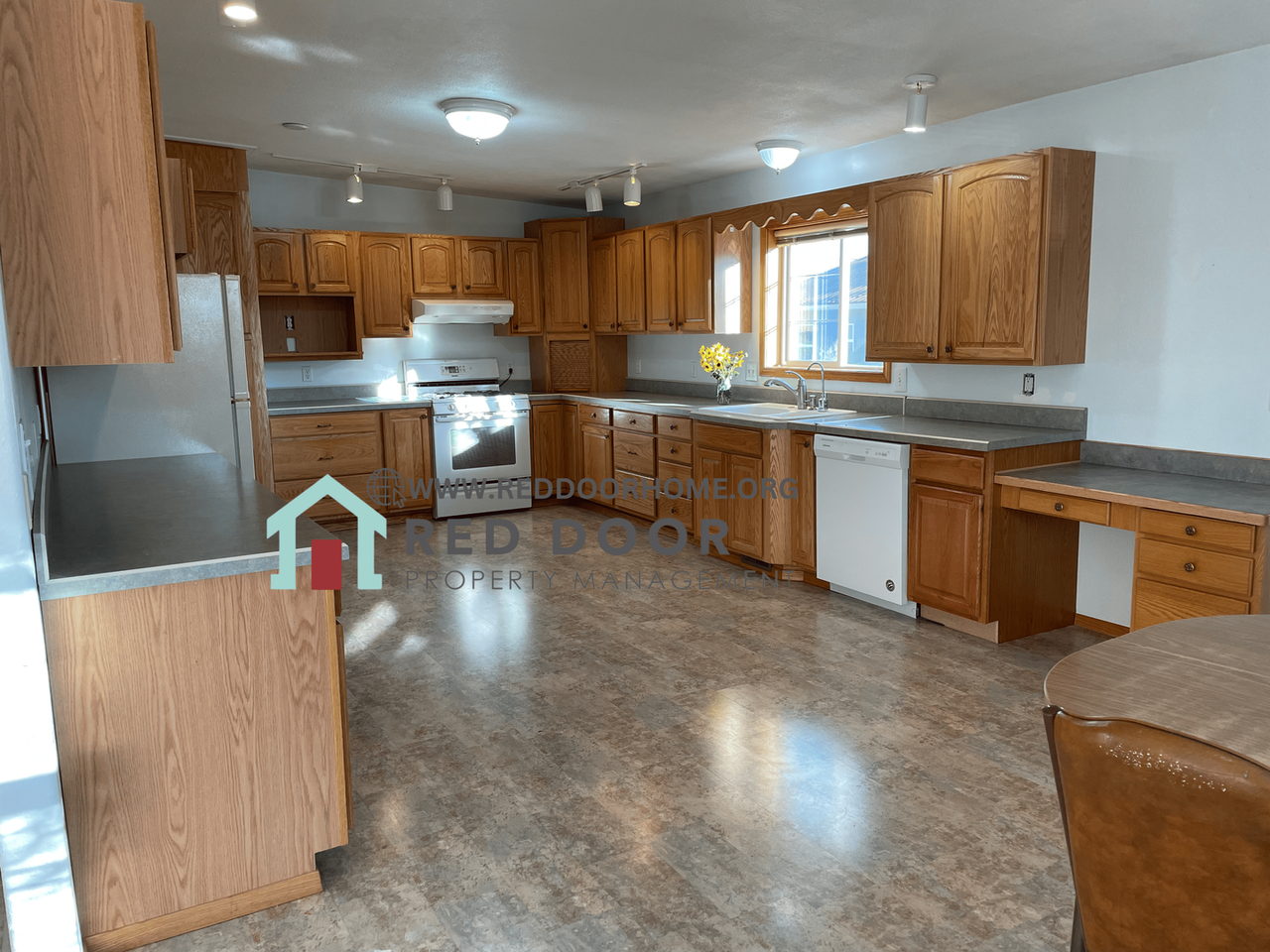 2408 Main St - Photo 4 of 17