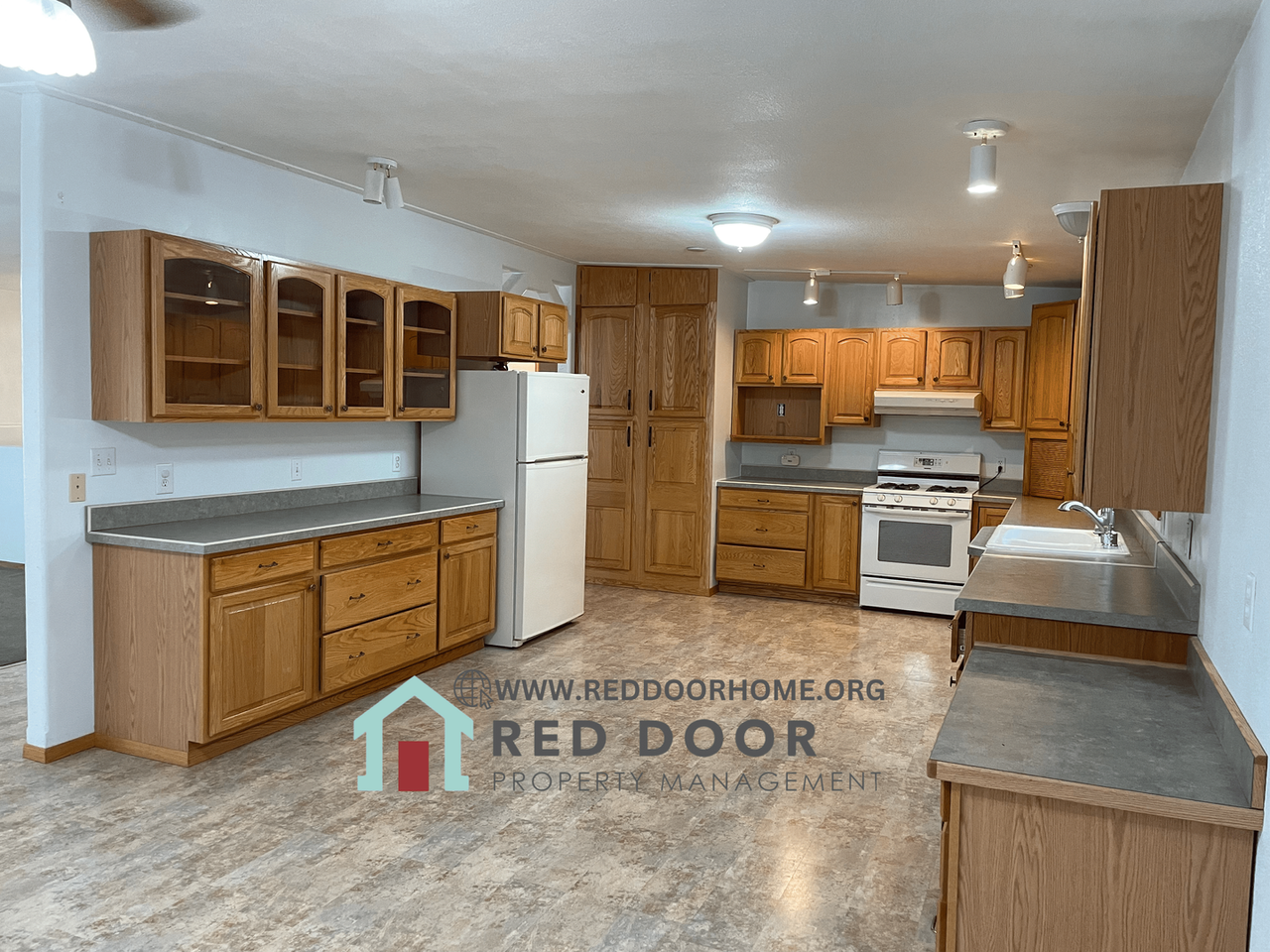 2408 Main St - Photo 5 of 17