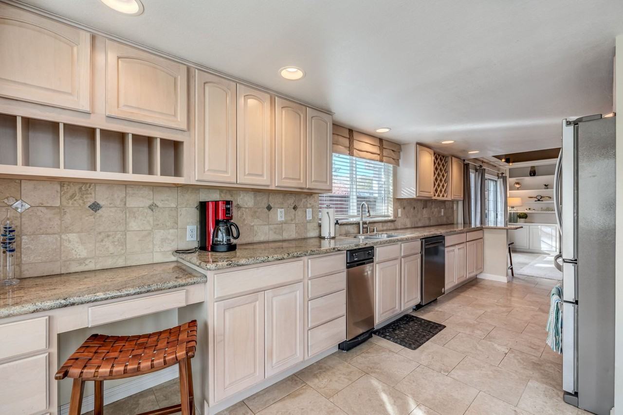 6328 Windy Meadow Dr - Photo 3 of 43