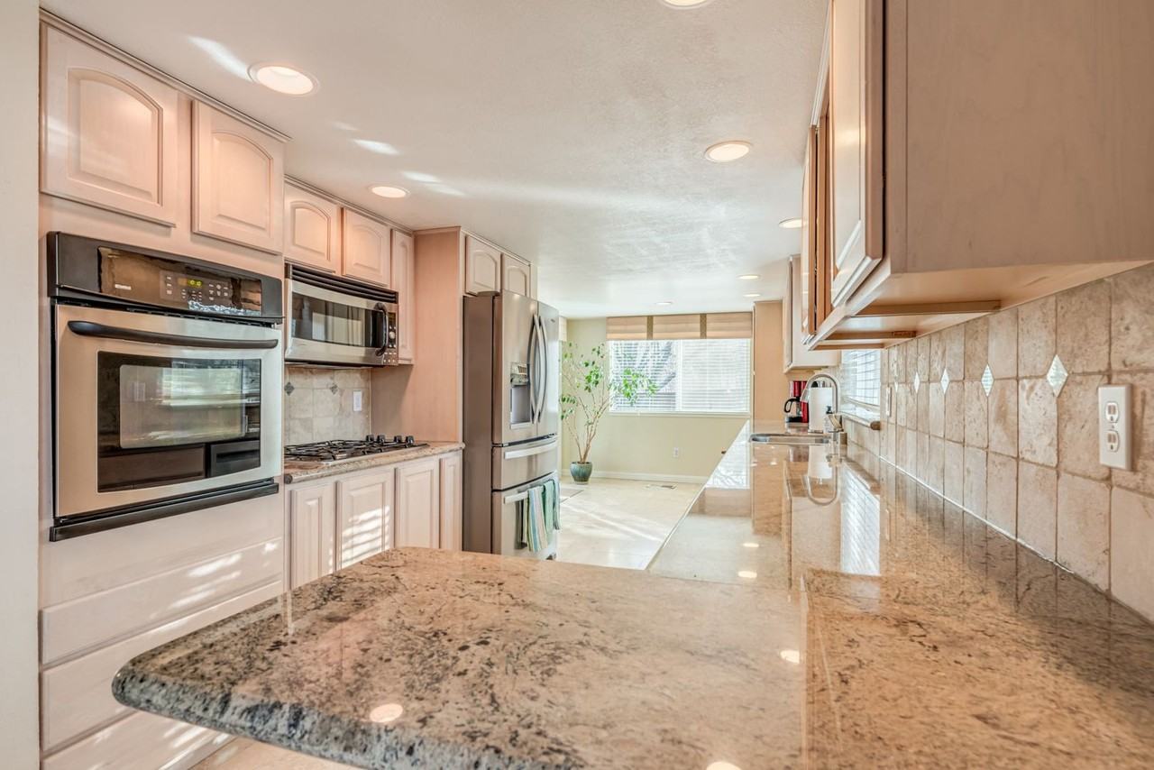 6328 Windy Meadow Dr - Photo 5 of 43