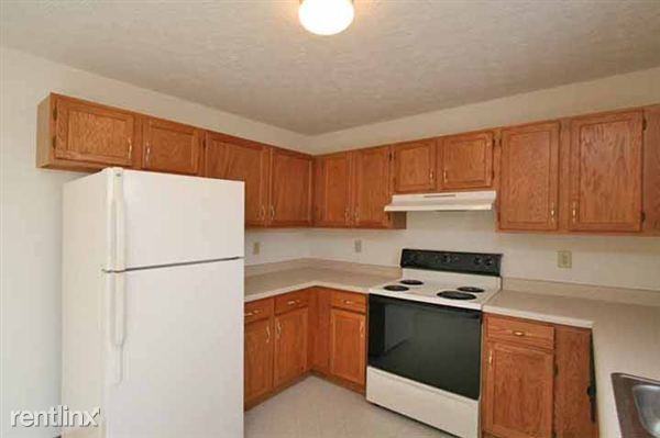 2755 Stonebridge Ct - Photo 3 of 9