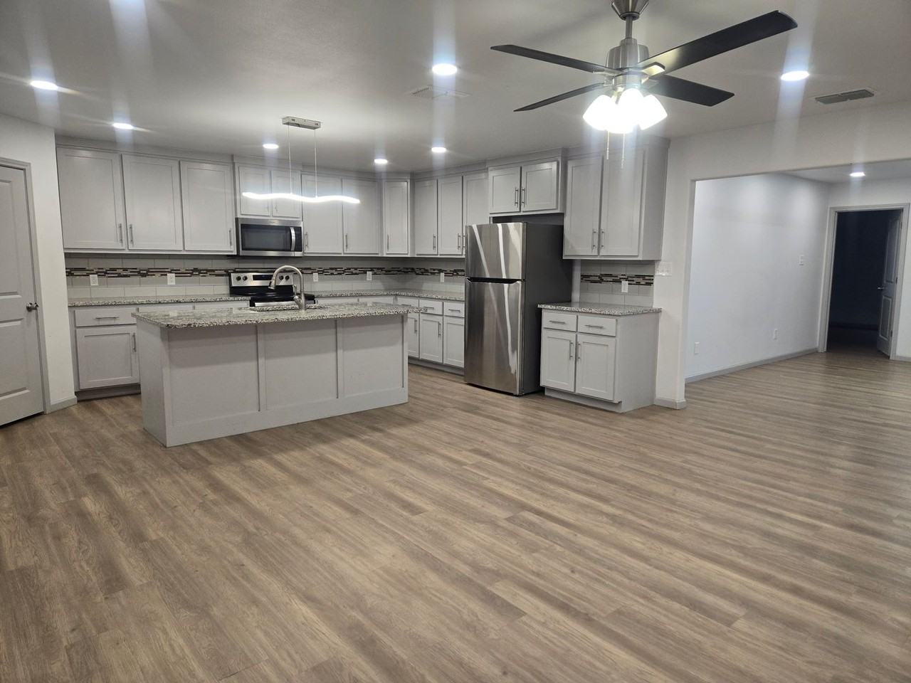 2108 88th St - Photo 2 of 26
