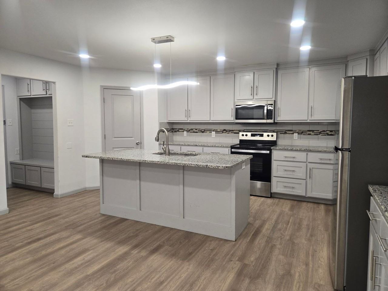 2108 88th St - Photo 4 of 26