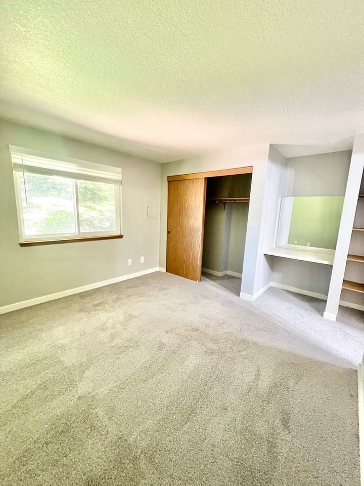 Willow Creek Apartments - Photo 6 of 23