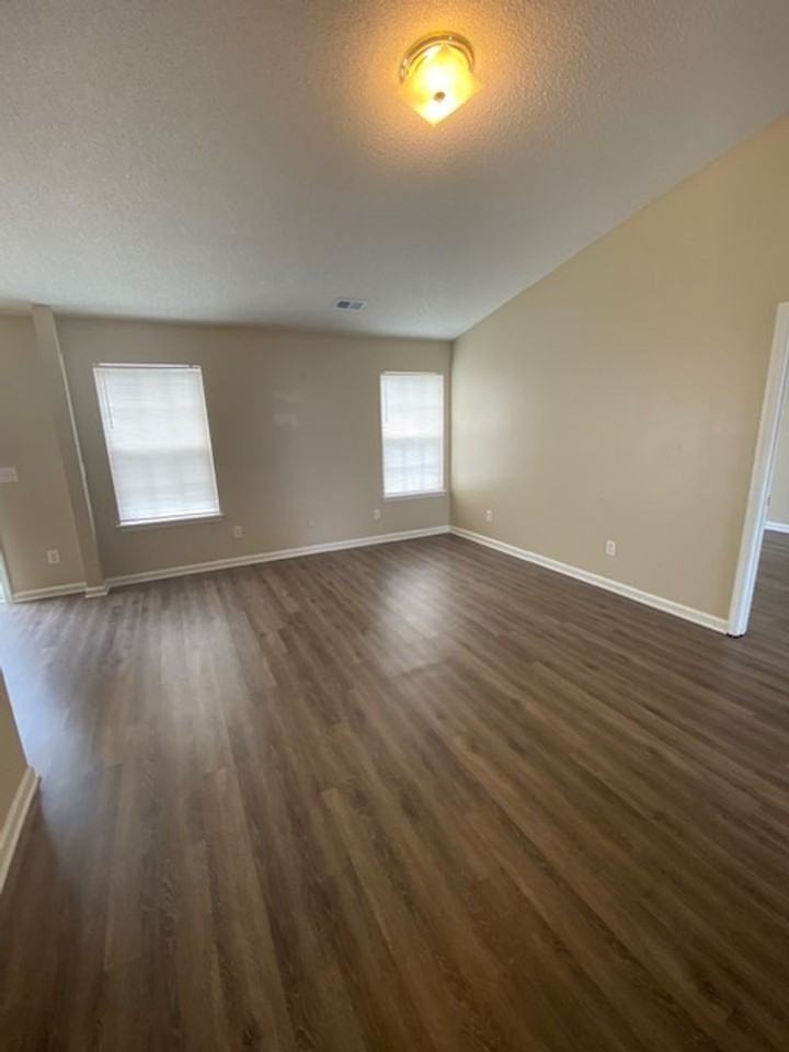 549 Blue Lake Dr - Photo 5 of 14