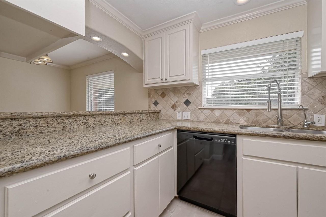 4126 Brookston St - Photo 7 of 11