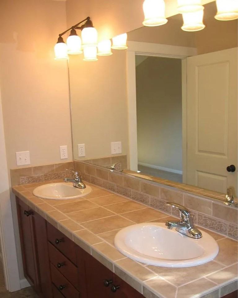846 NE 3rd St - Photo 3 of 5