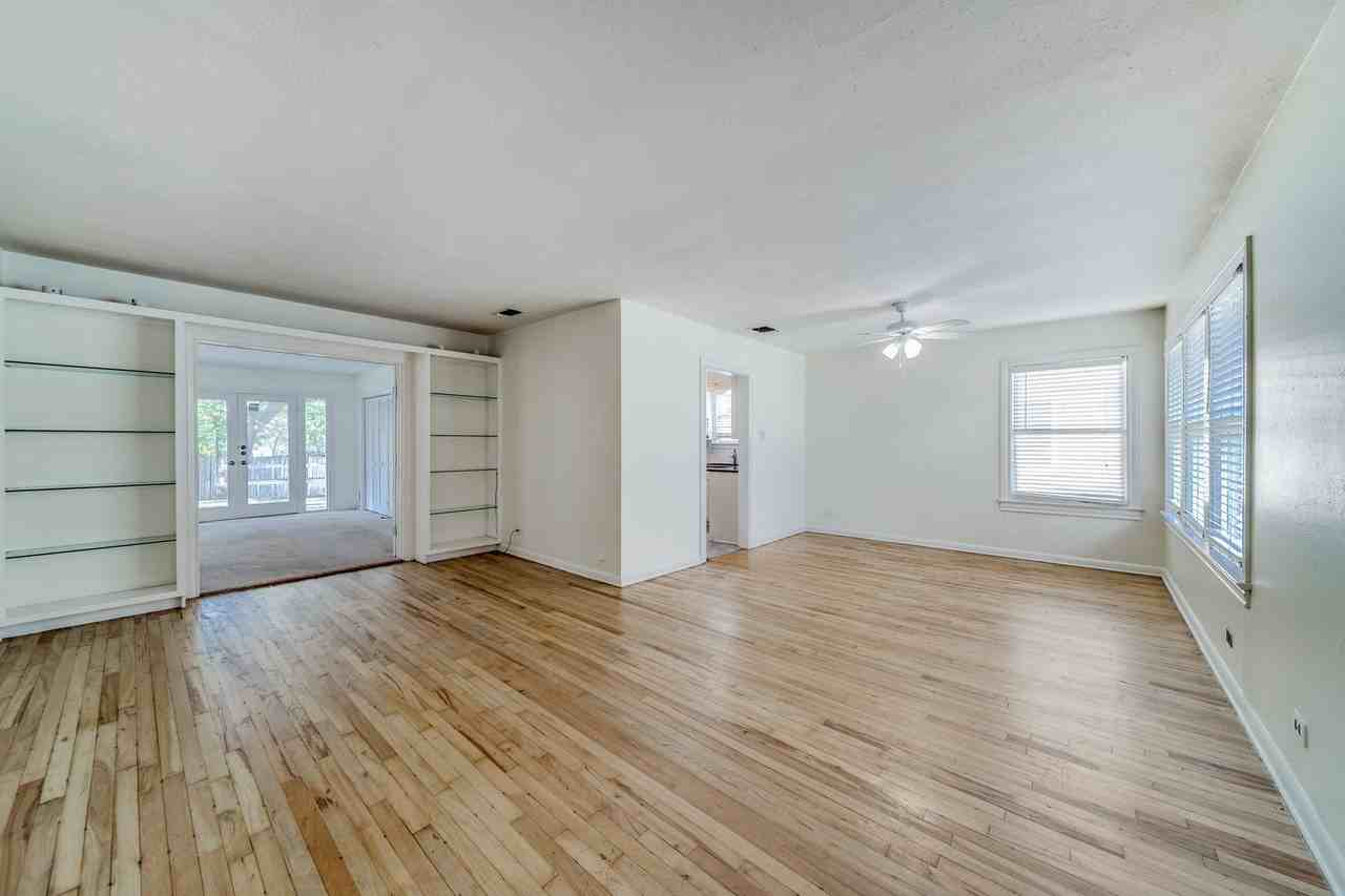 136 Harmon Dr - Photo 5 of 25