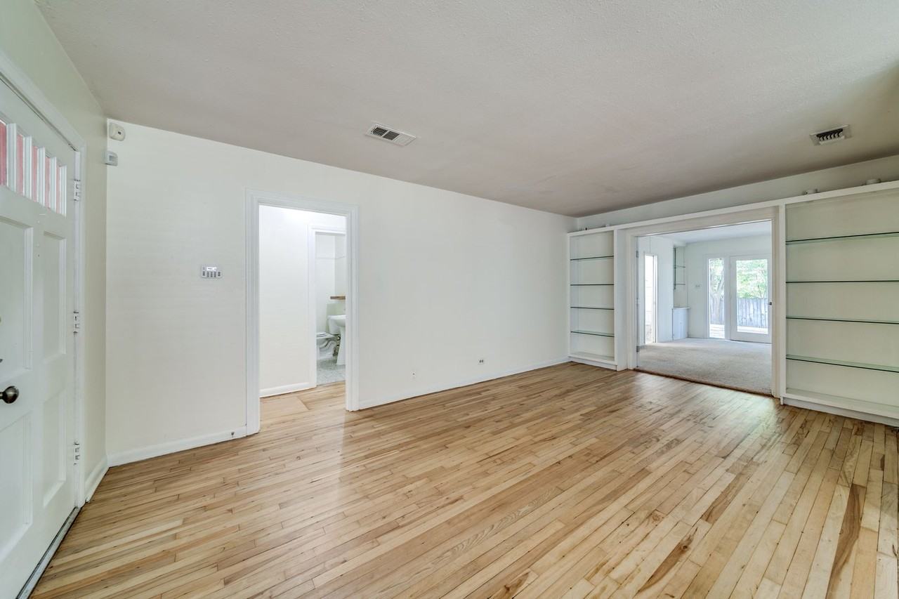 136 Harmon Dr - Photo 6 of 25