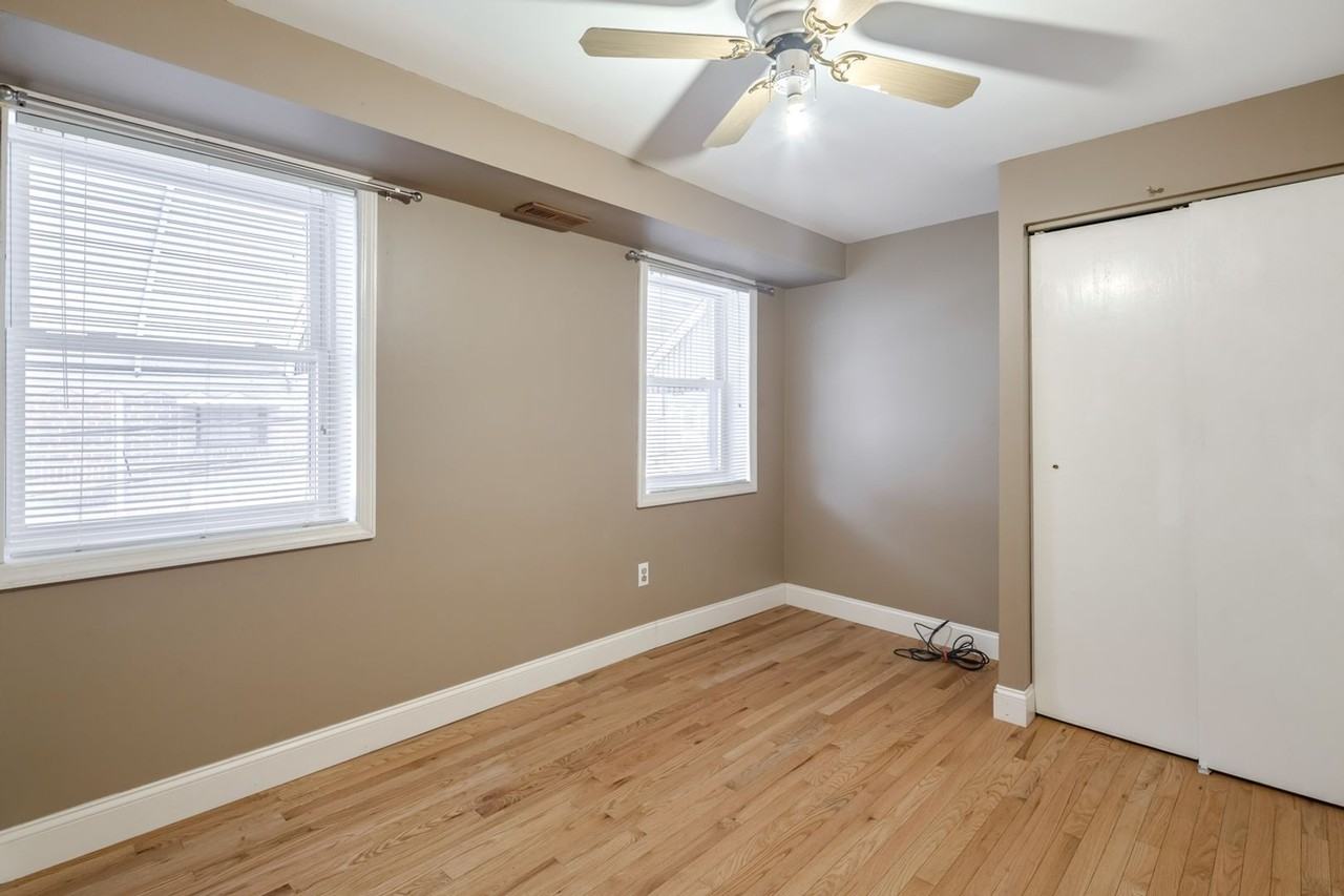 1202 S Alder St - Photo 5 of 13