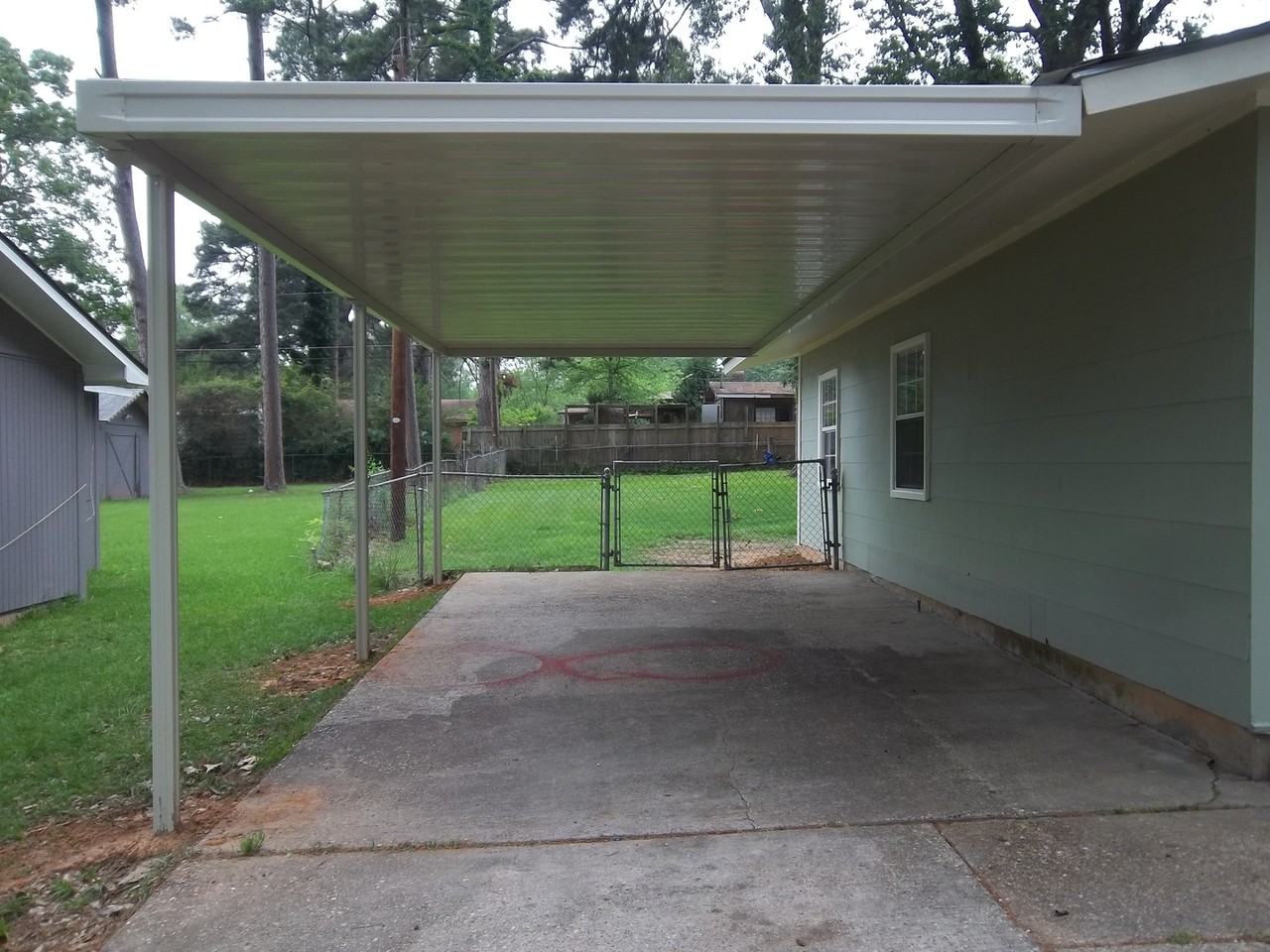 2832 Holiday Ln - Photo 4 of 18