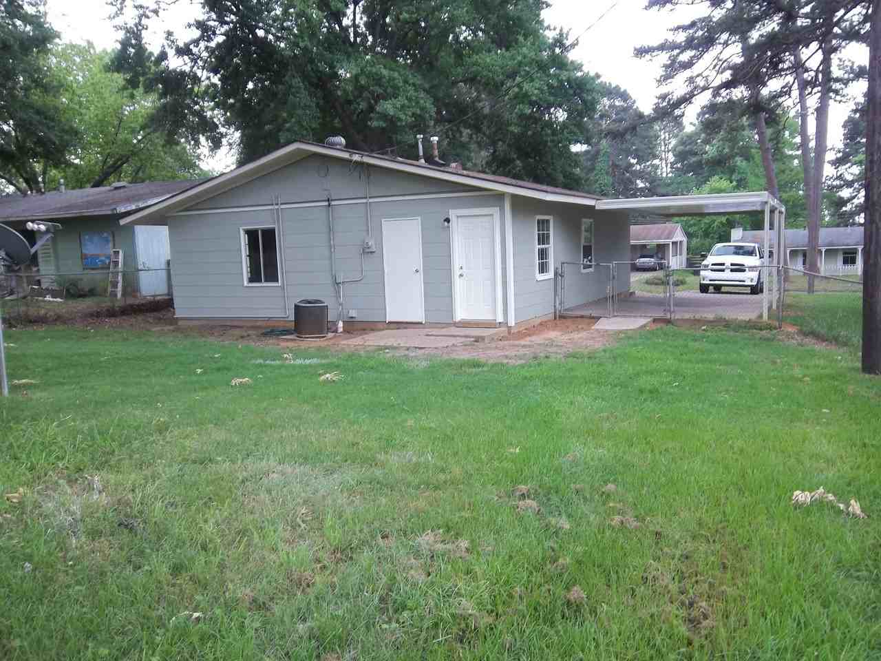 2832 Holiday Ln - Photo 6 of 18