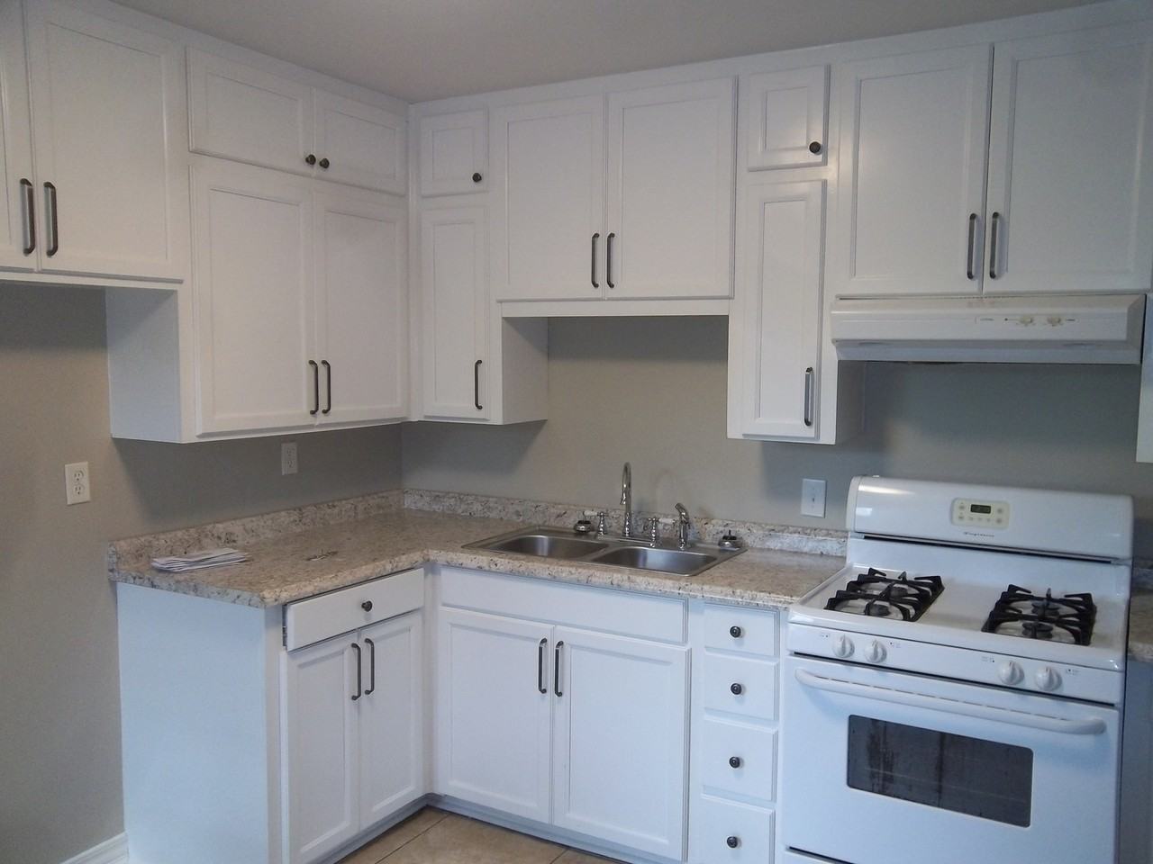 2832 Holiday Ln - Photo 7 of 18