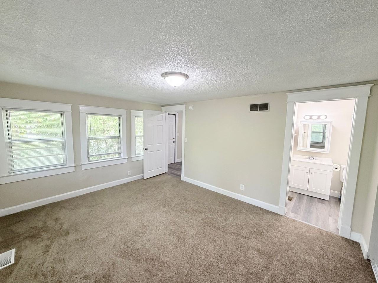 10104 E Golf Ave - Photo 6 of 12