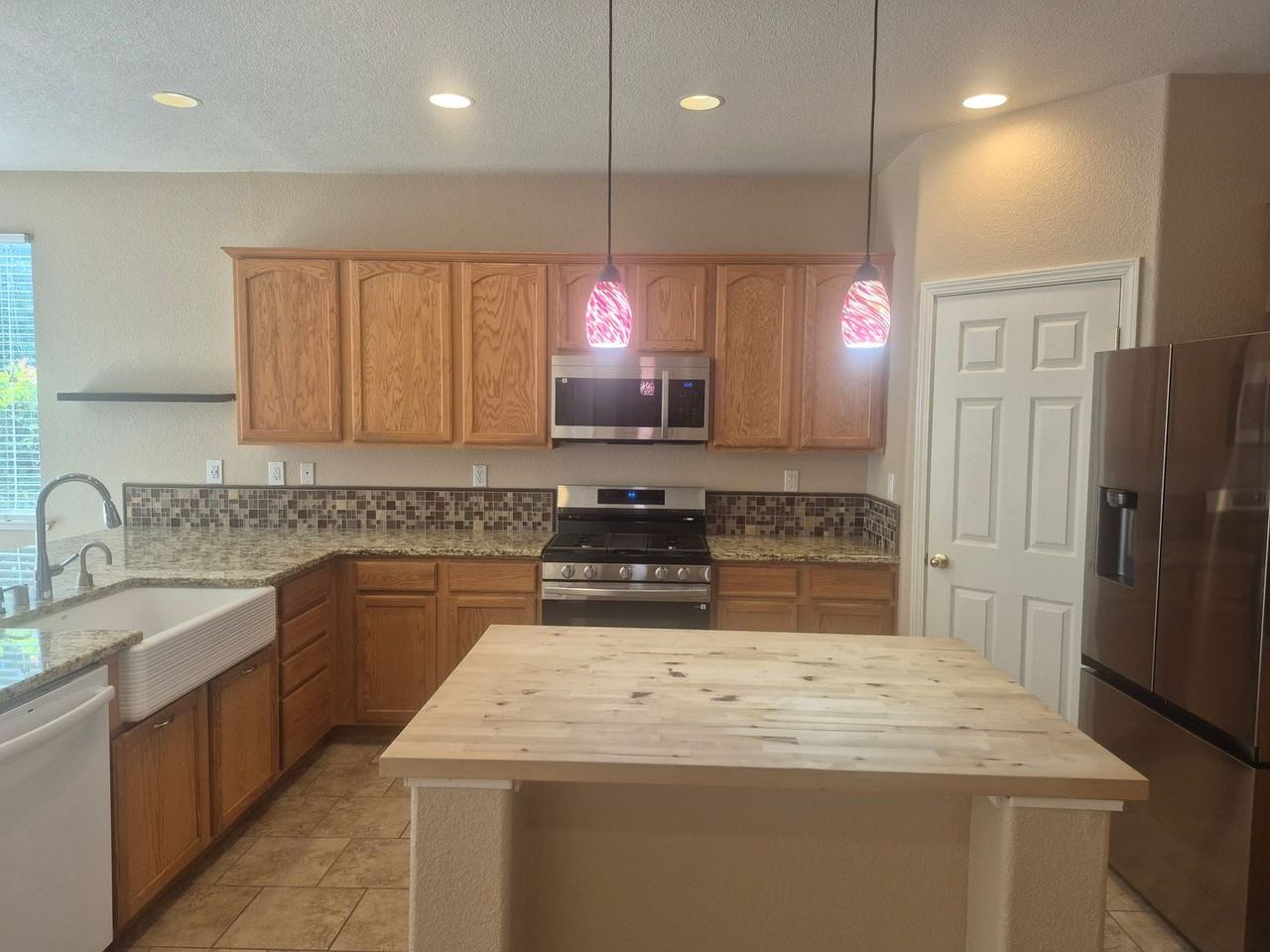 5040 Kankakee Dr - Photo 7 of 28