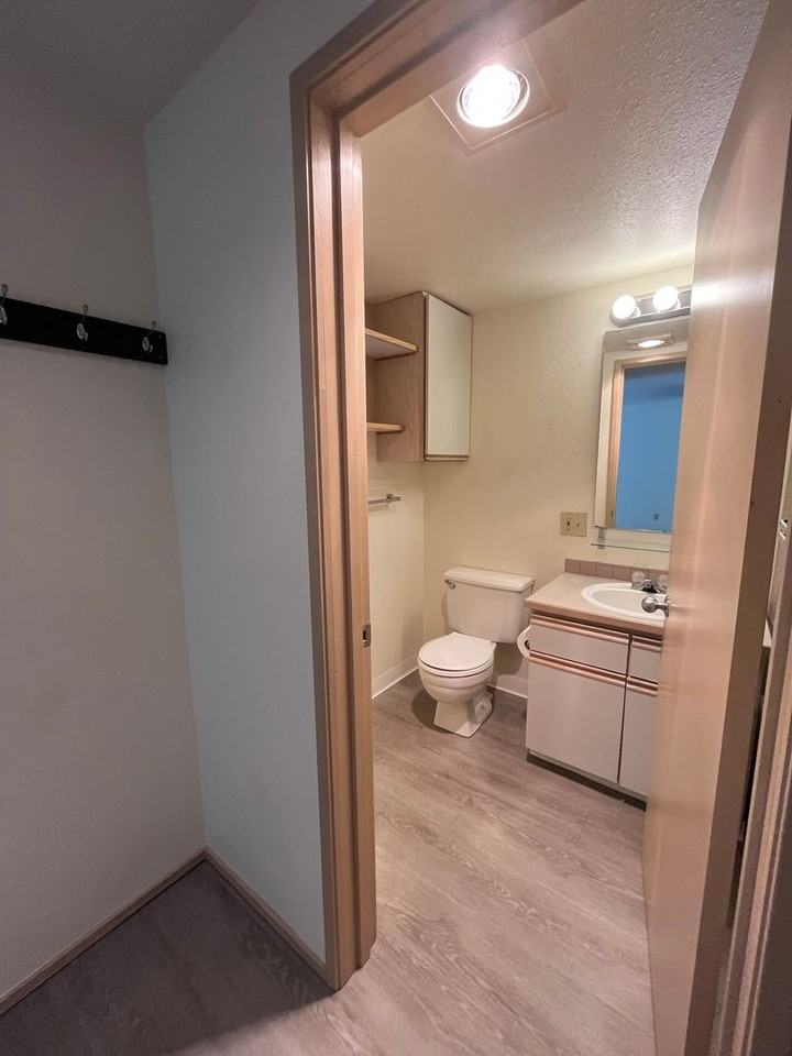 Boston West Apartments - Photo 7 of 14