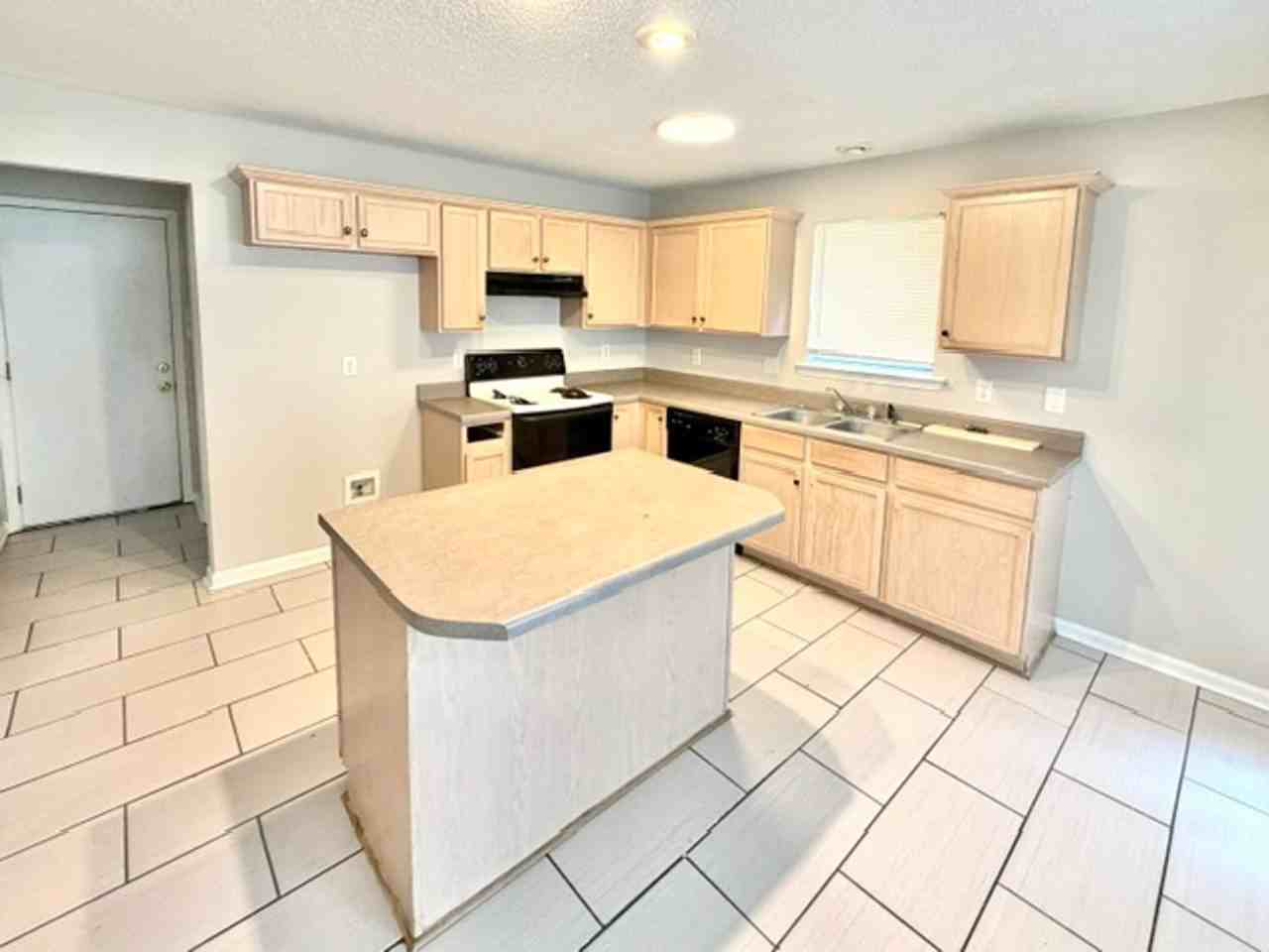 2799 Maggie Woods Pl - Photo 3 of 9