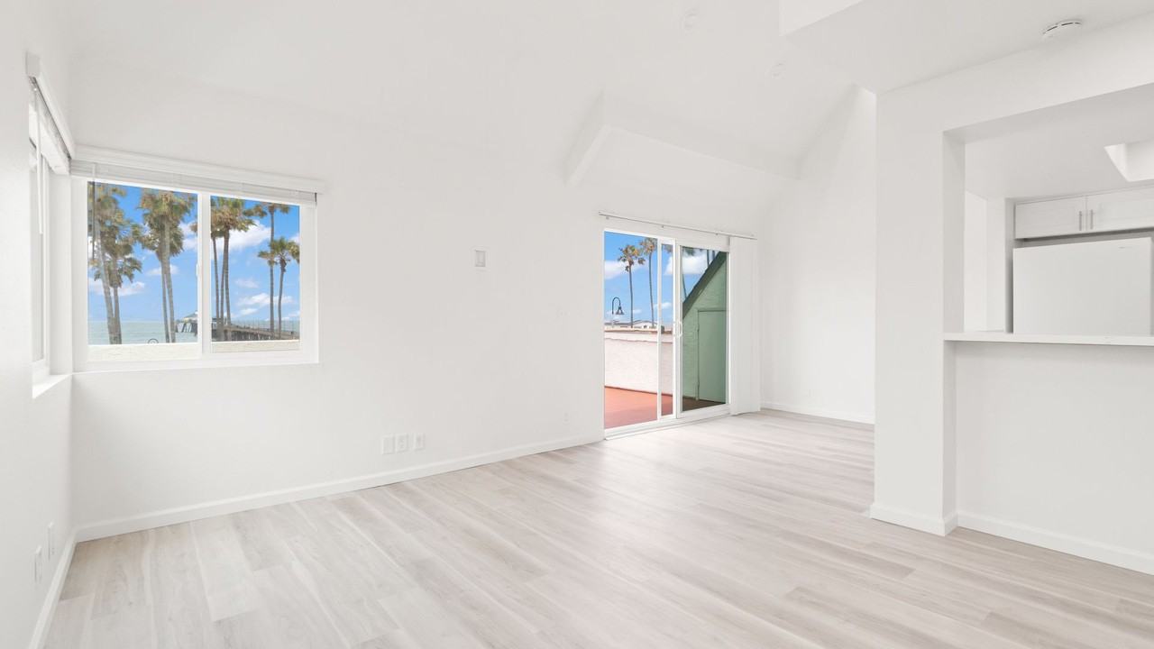 921-933 Seacoast Drive - Photo 4 of 32