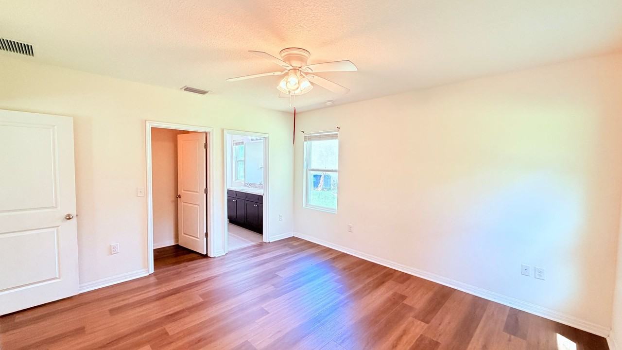 9803 Pepper Tree Pl - Photo 7 of 38
