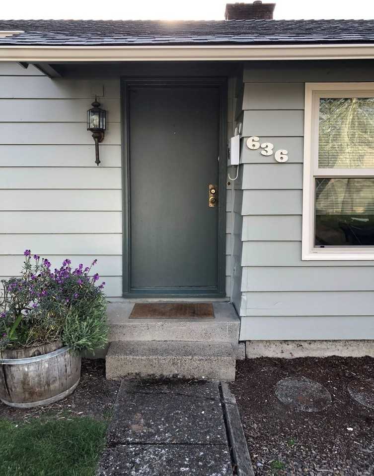 636 Nw 21st St - Photo 2 of 18