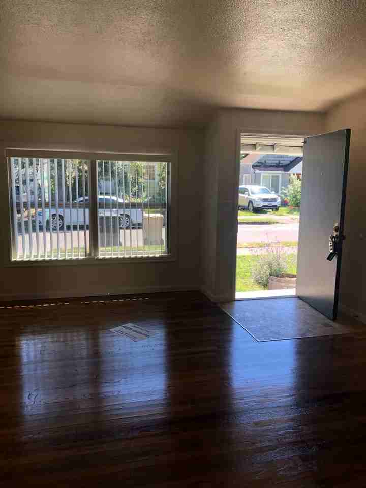 636 Nw 21st St - Photo 6 of 18