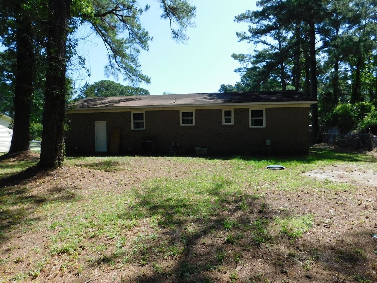 4004 Brandywine Dr - Photo 3 of 21