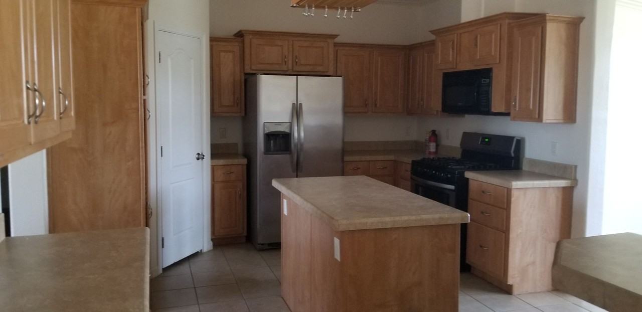 18011 Brimhall Rd - Photo 7 of 19