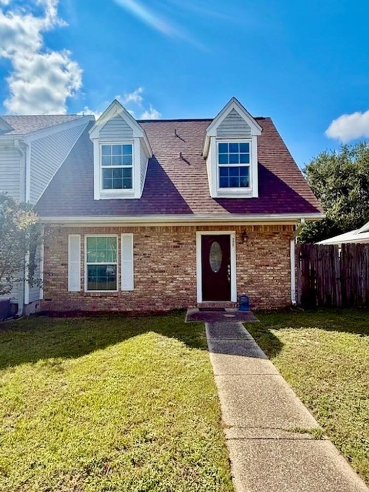 328 Davenport Rd