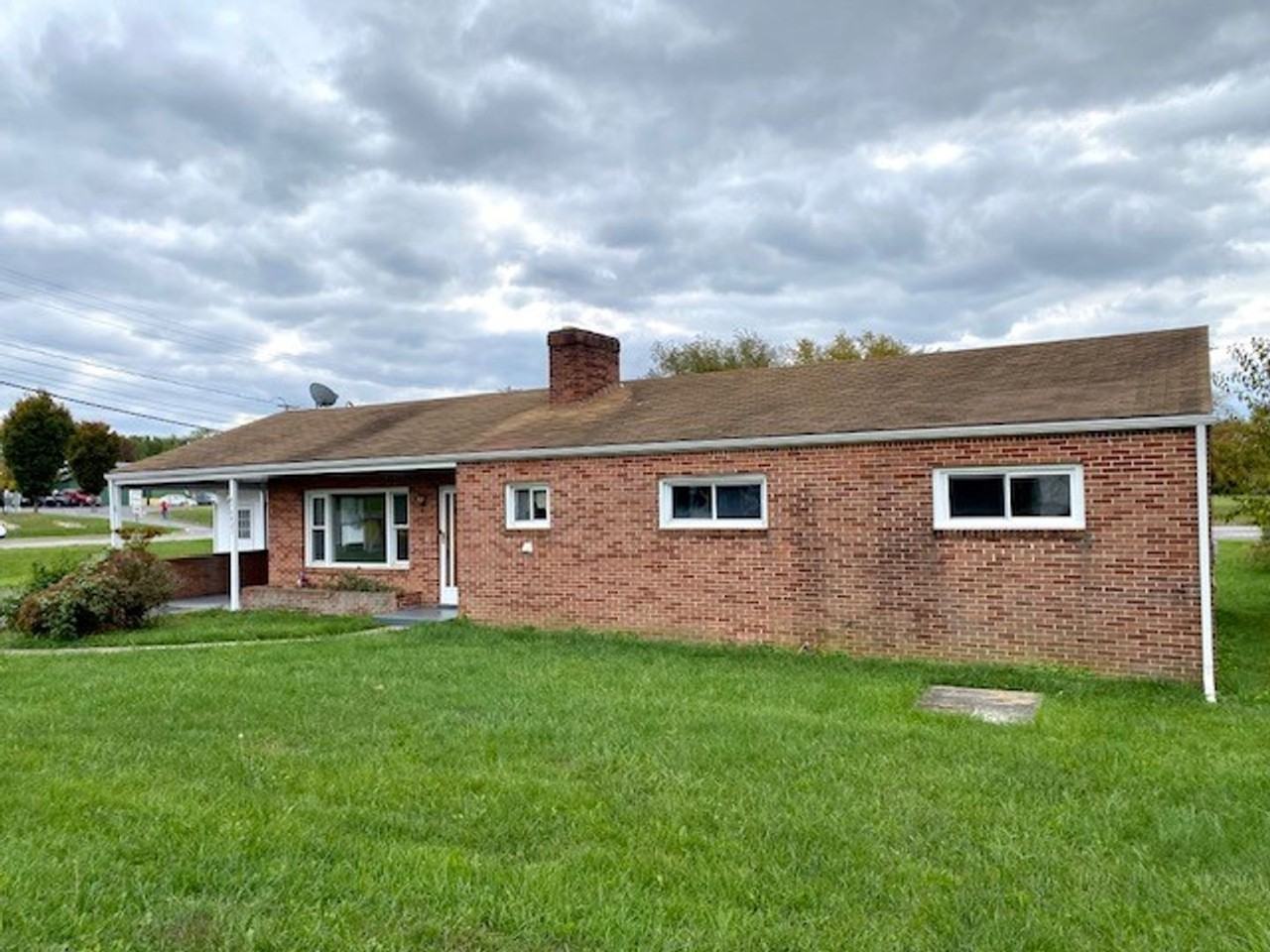 18427 Maugans Ave - Photo 2 of 15